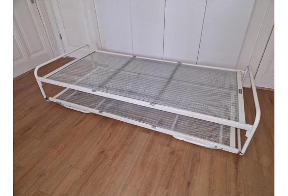 Stalen bed met onderschuifbed - 20260827_152653[1]